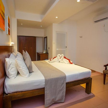 Lucky Seven Hikkaduwa Hotel Kültér fotó