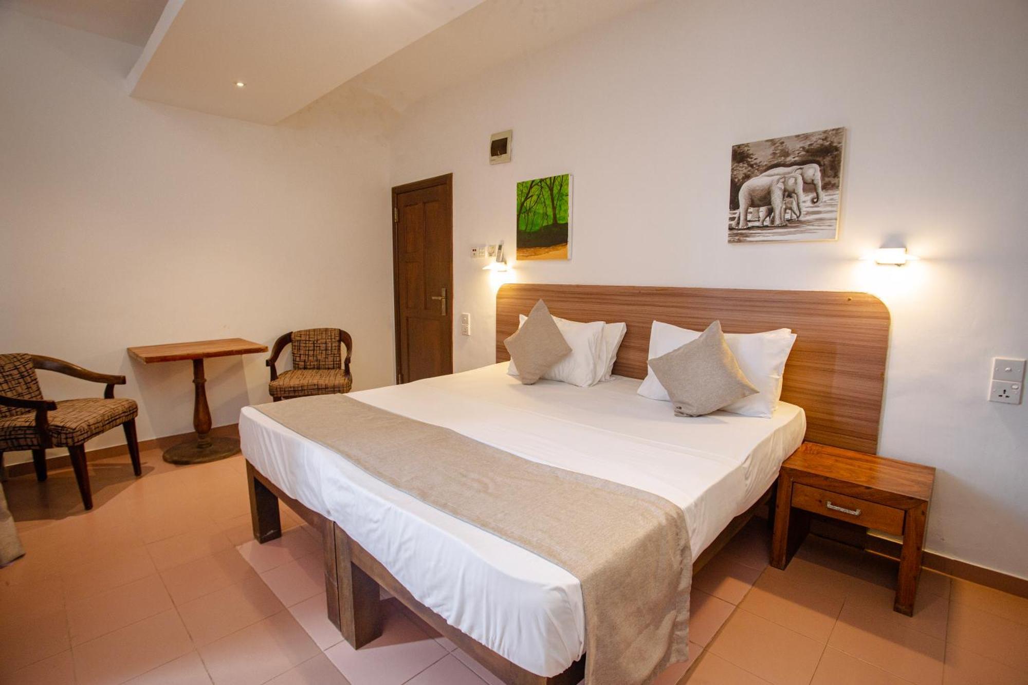 Lucky Seven Hikkaduwa Hotel Kültér fotó