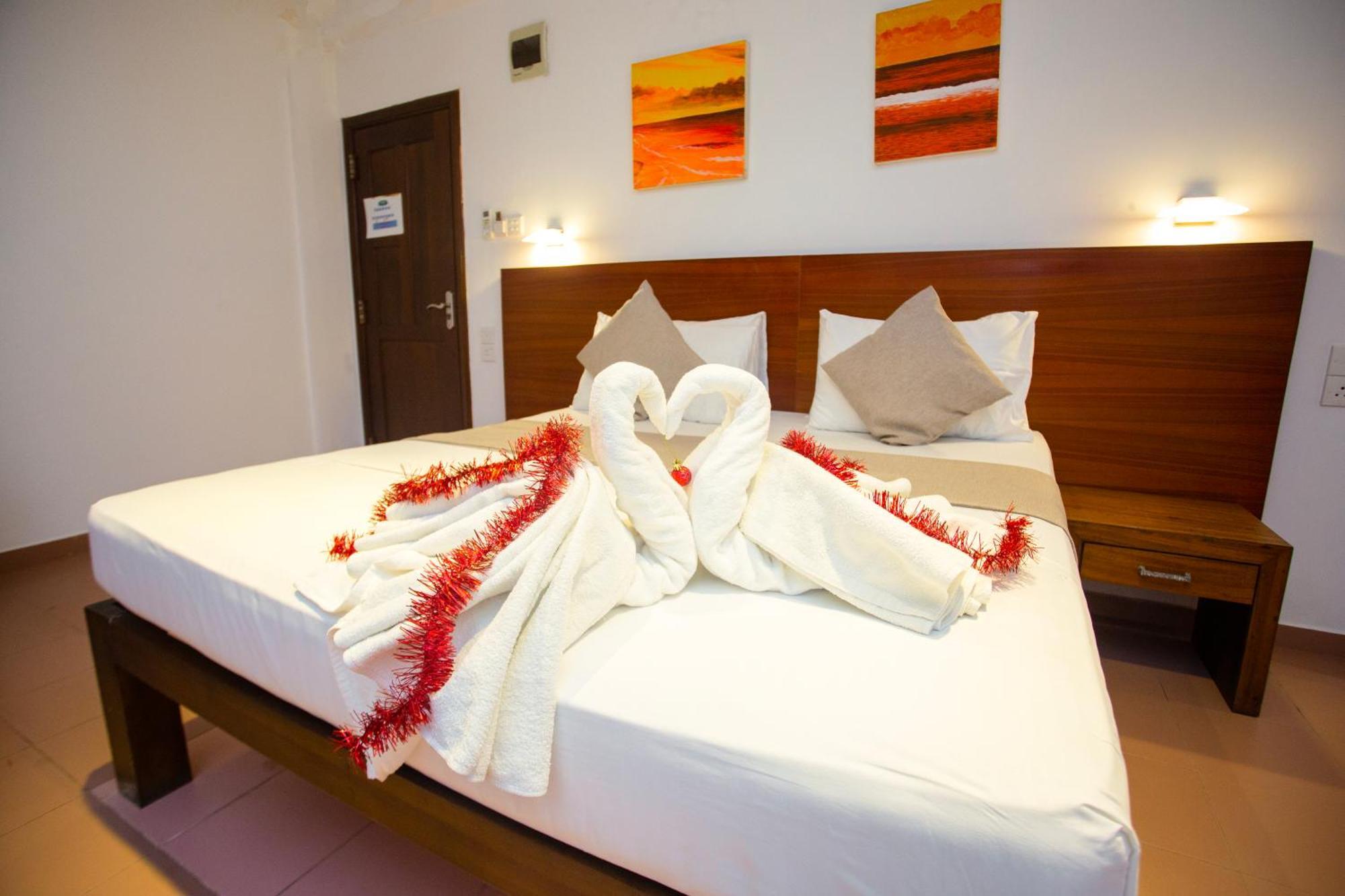 Lucky Seven Hikkaduwa Hotel Kültér fotó