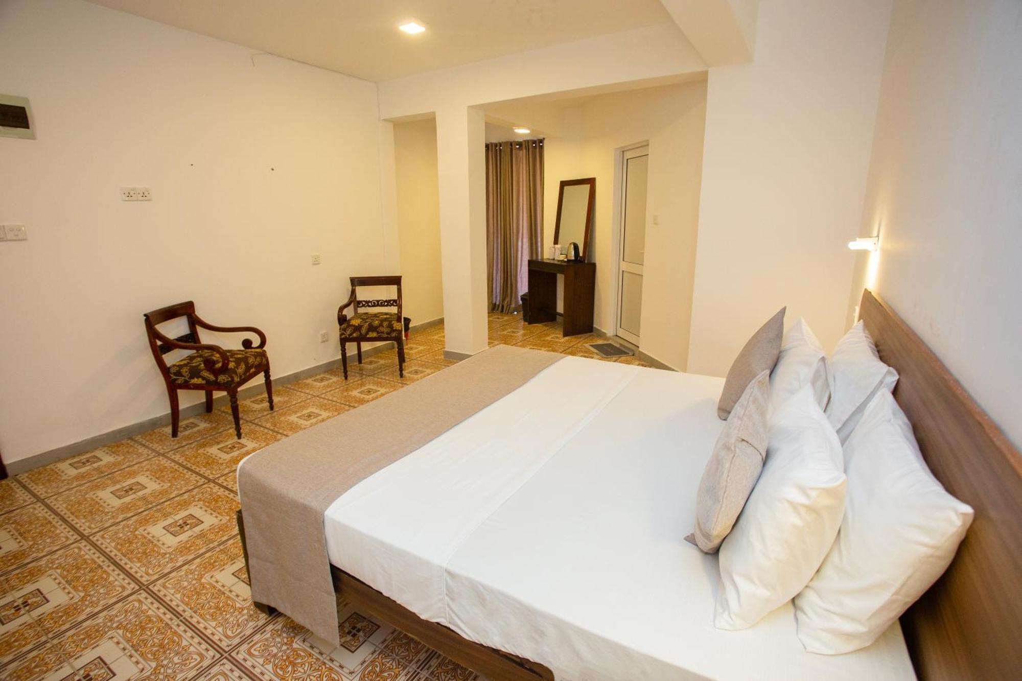 Lucky Seven Hikkaduwa Hotel Kültér fotó